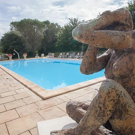 Du Chateau Hotel