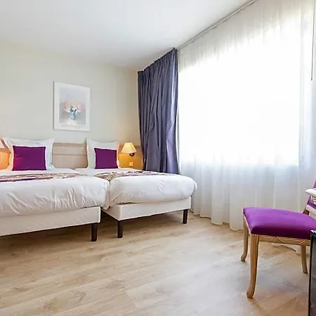 Du Chateau Hotel 3*