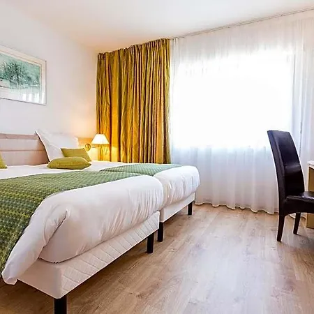 Du Chateau Hotel