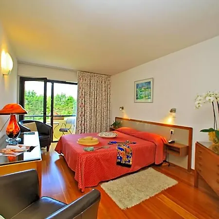Du Chateau Hotel 3*